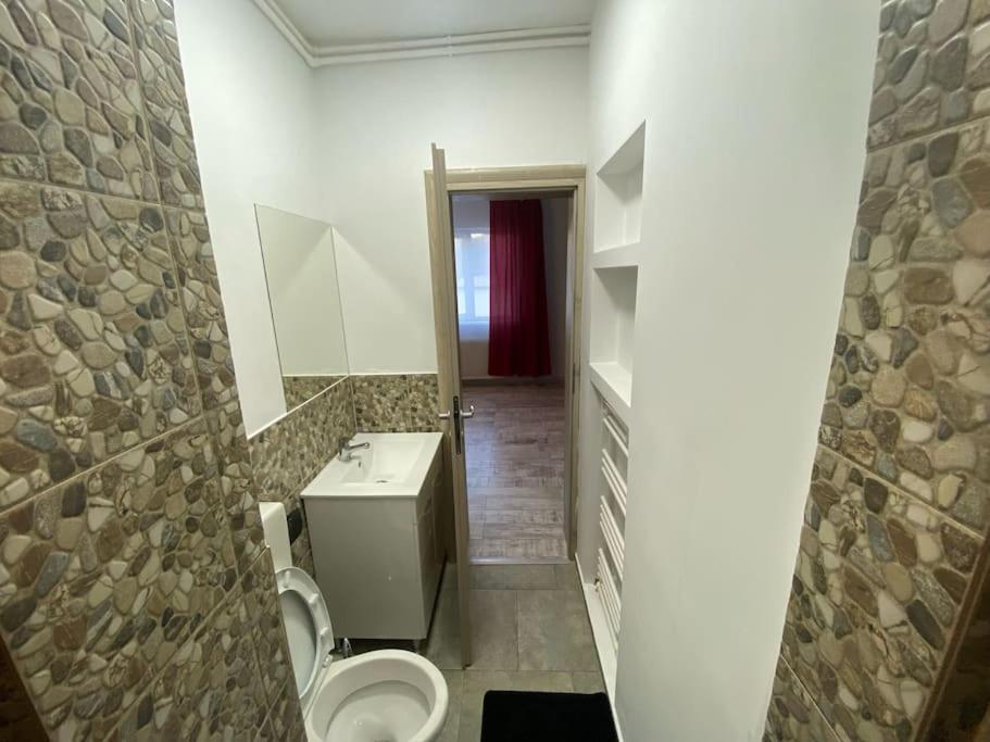 Cozy Studio 10 Min Away From Th Center Of The City Bukarest Kültér fotó