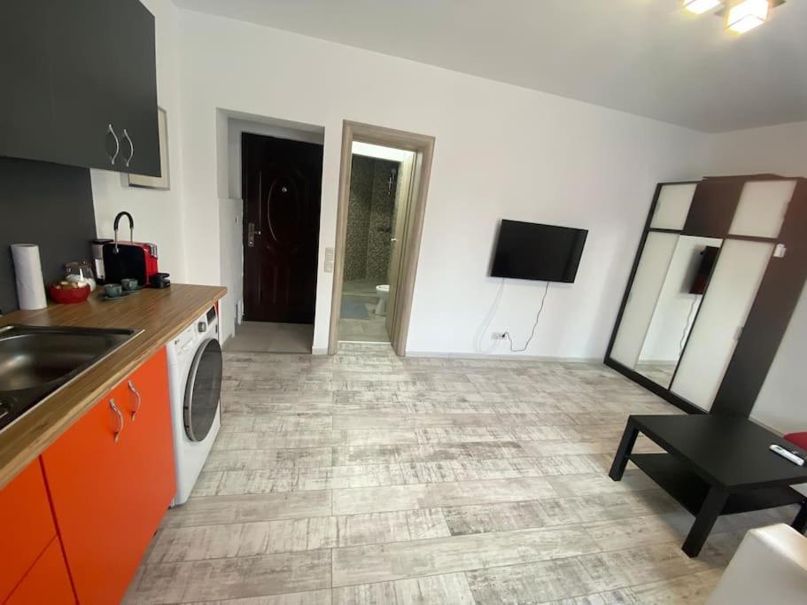 Cozy Studio 10 Min Away From Th Center Of The City Bukarest Kültér fotó
